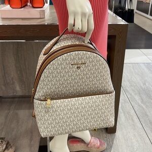 Michael Kors Womens Valerie Medium Logo Backpack 30F2G9VB2B-149 (Vanilla)
NWT